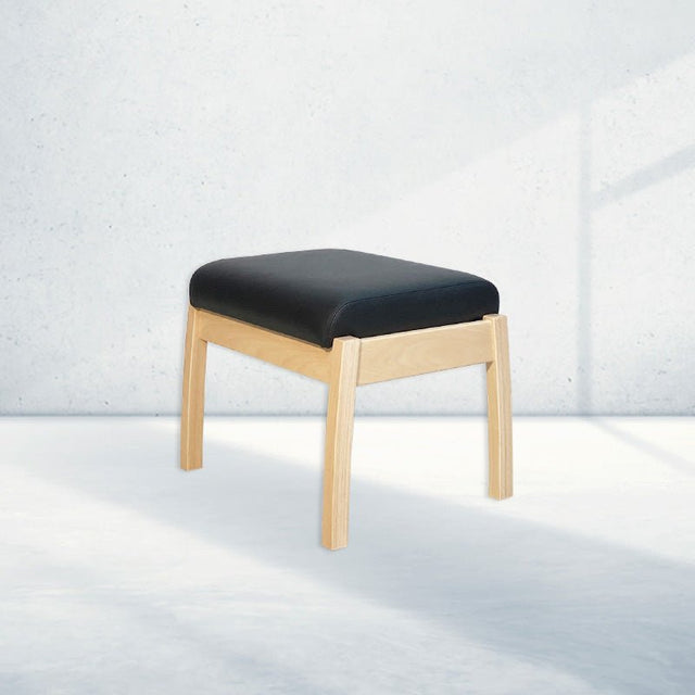 Farstrup 5699 skammel, Lysnet bøg/Sort læder - Seniorshop