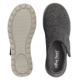 New Feet damespantoffel van bovenaf met binnenzool en een antislip buitenzool met profiel