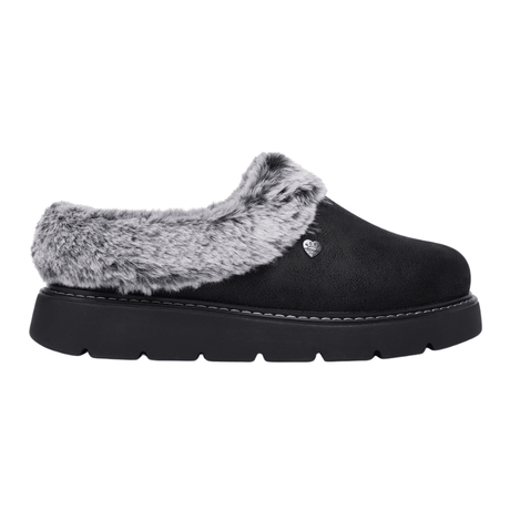 Zwarte Skechers damespantoffel met suède-look, grijs imitatiebont en dikke zool, zijaanzicht