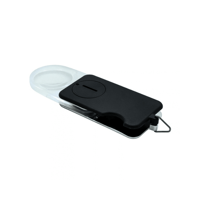 Loupe de poche pliable noire avec grossissement 3,5x, partiellement dépliée, montrant la lentille acrylique claire