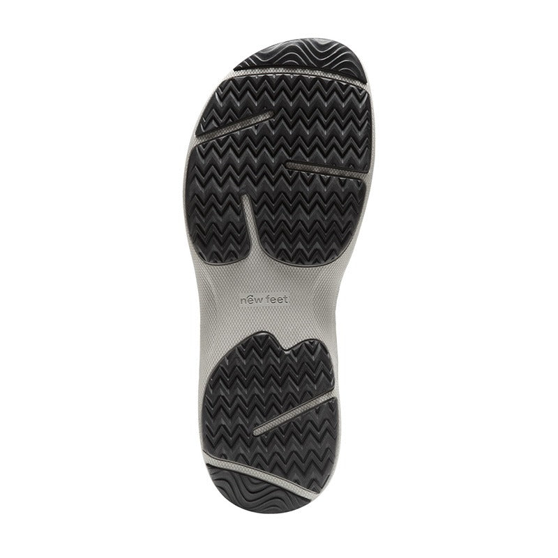 Sporty Women's Sandal, Black, New Feet